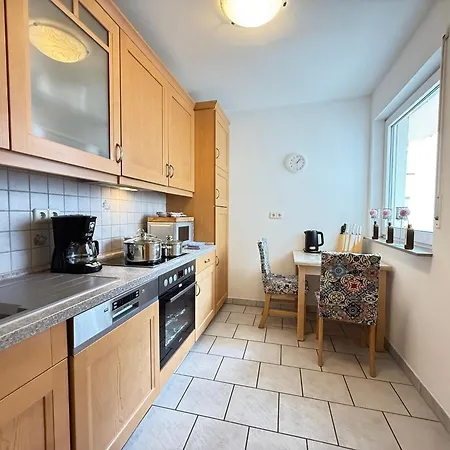 Lägenhet Zentral Und Ruhig - Gut Ausgestattete Mit Balkon Fuer 1-3 Personen Wuppertal