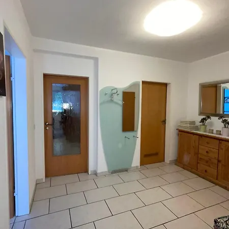 Lägenhet Zentral Und Ruhig - Gut Ausgestattete Mit Balkon Fuer 1-3 Personen Wuppertal