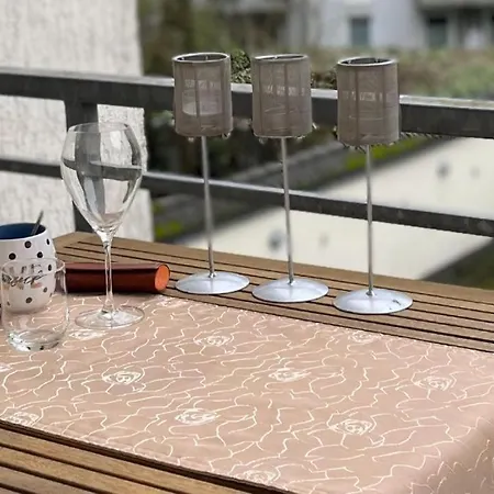 Apartmán Zentral Und Ruhig - Gut Ausgestattete Mit Balkon Fuer 1-3 Personen *