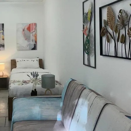 Apartmán Zentral Und Ruhig - Gut Ausgestattete Mit Balkon Fuer 1-3 Personen