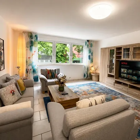 Zentral Und Ruhig - Gut Ausgestattete Mit Balkon Fuer 1-3 Personen *