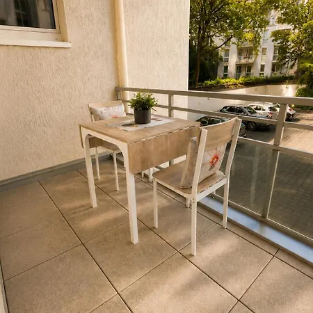 Zentral Und Ruhig - Gut Ausgestattete Mit Balkon Fuer 1-3 Personen *
