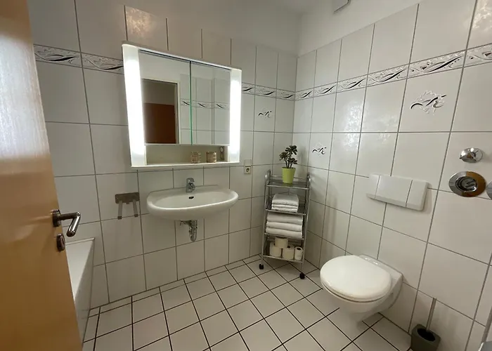 Zentral Und Ruhig - Gut Ausgestattete Mit Balkon Fuer 1-3 Personen Appartement