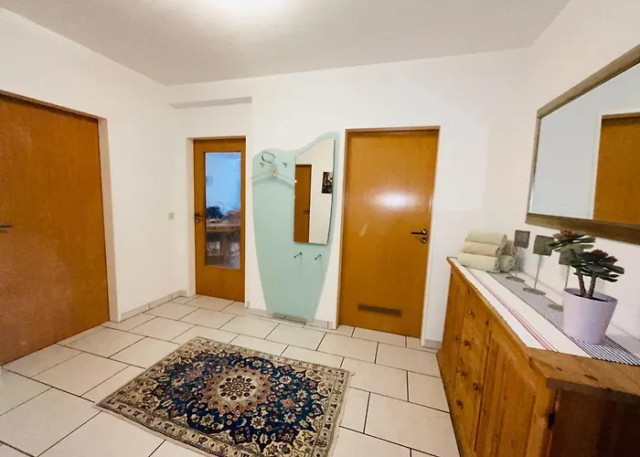 Zentral Und Ruhig - Gut Ausgestattete Mit Balkon Fuer 1-3 Personen Wuppertal